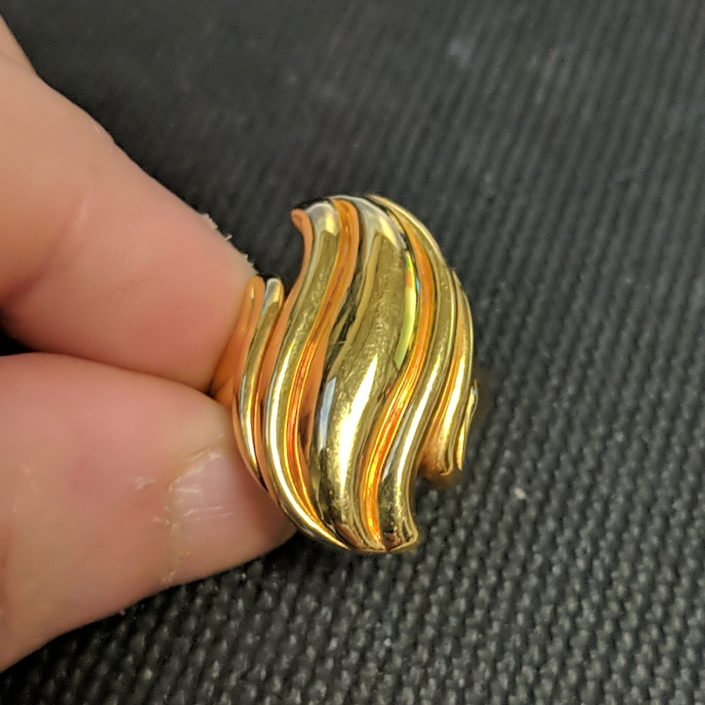 Women's ring